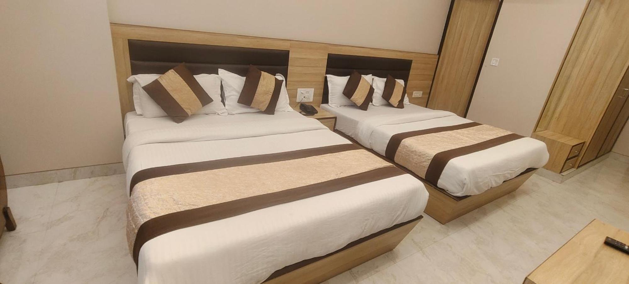 Hotel Express Нью-Дели Экстерьер фото