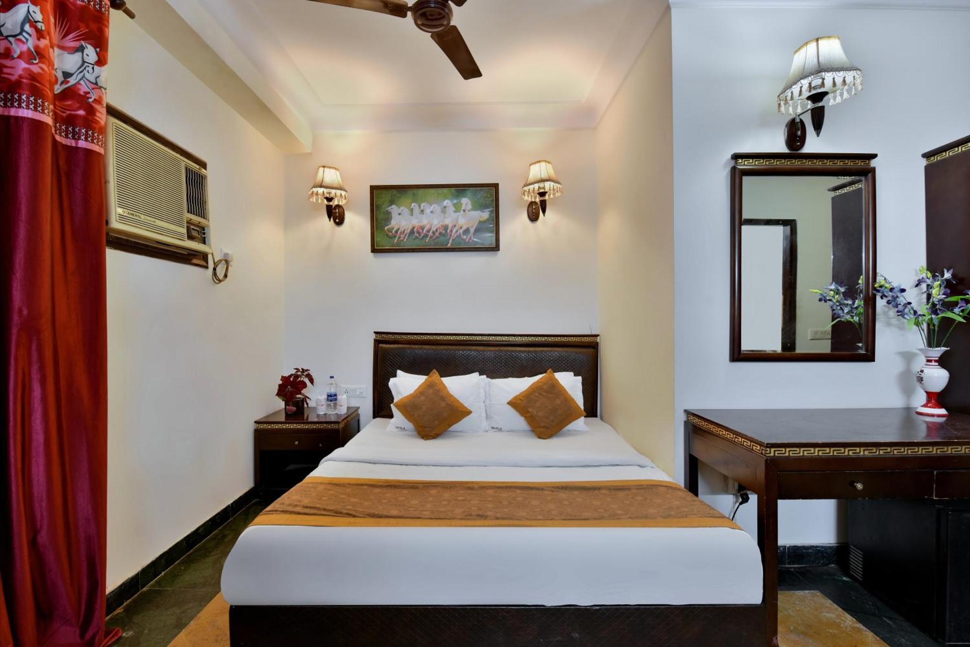 Hotel Express Нью-Дели Экстерьер фото