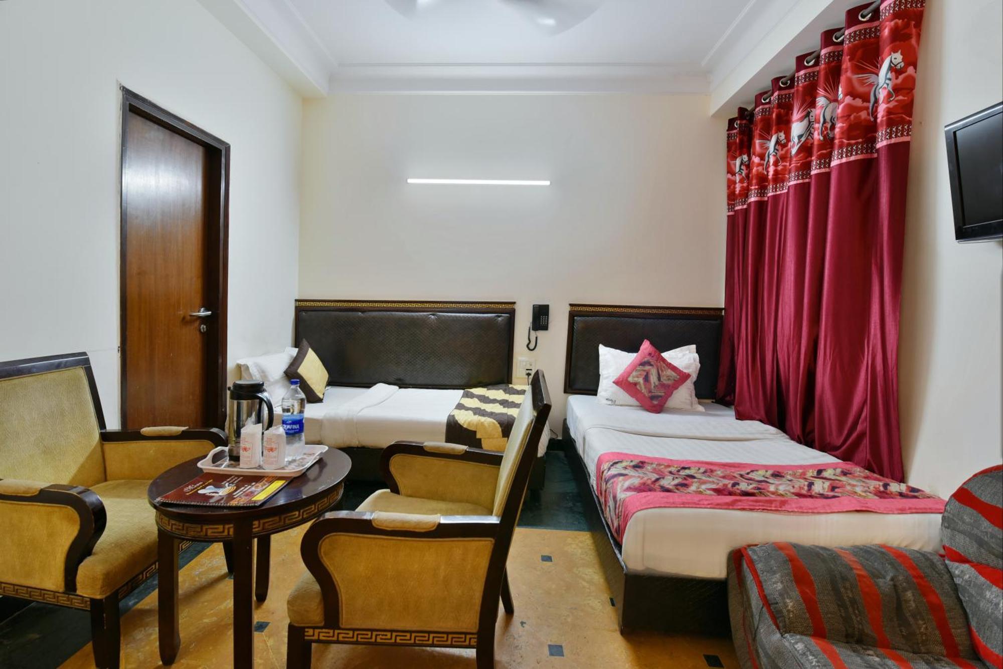 Hotel Express Нью-Дели Экстерьер фото