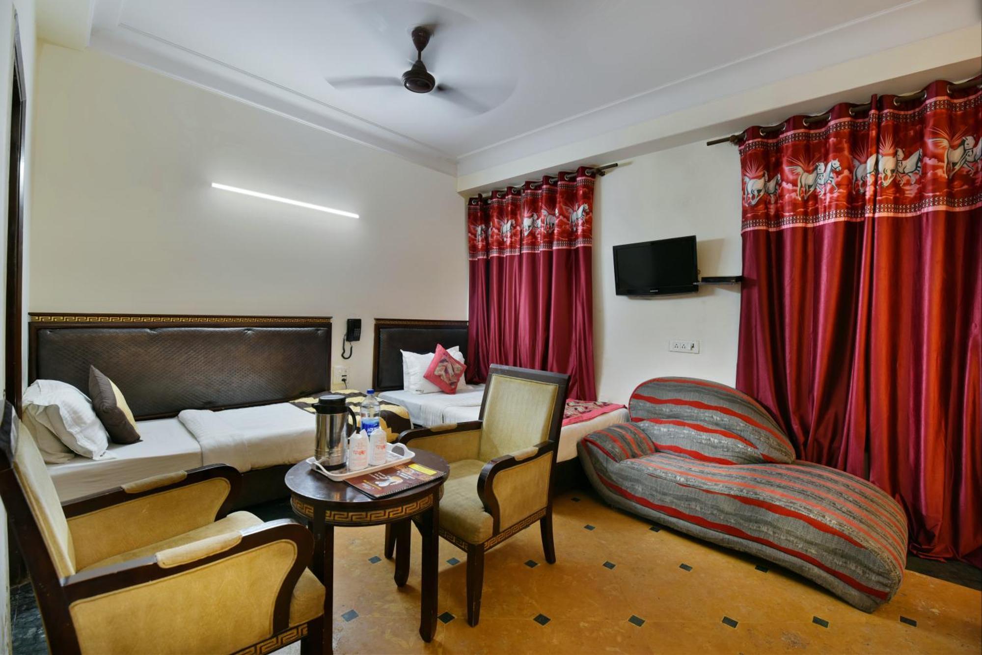 Hotel Express Нью-Дели Экстерьер фото