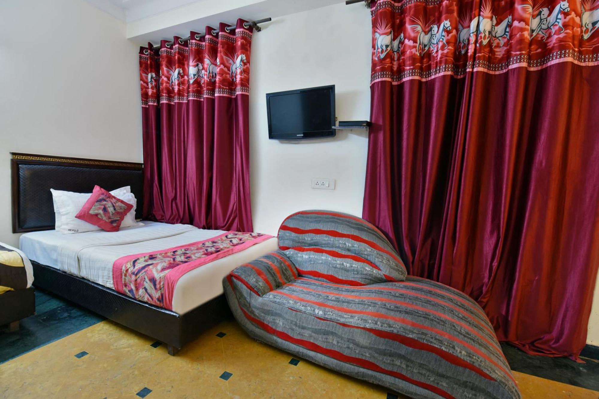 Hotel Express Нью-Дели Экстерьер фото